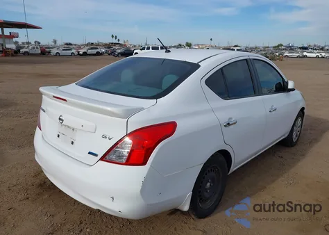 2013 Nissan Versa 1.6 Sv z USA, uszkodzony, nr VIN 3N1CN7AP5DL852875